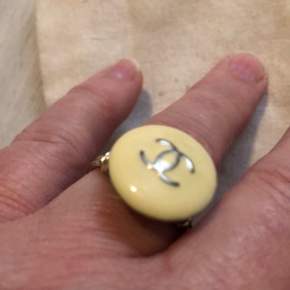Vintage Chanel button wire ring
